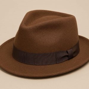 Structured Solid Fedora Hat in Wool Felt for Smart Casual Occasions